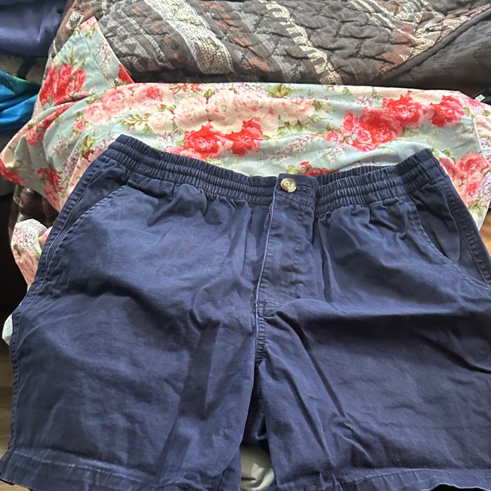 Crown & Ivy Navy Women's Cargo Shorts